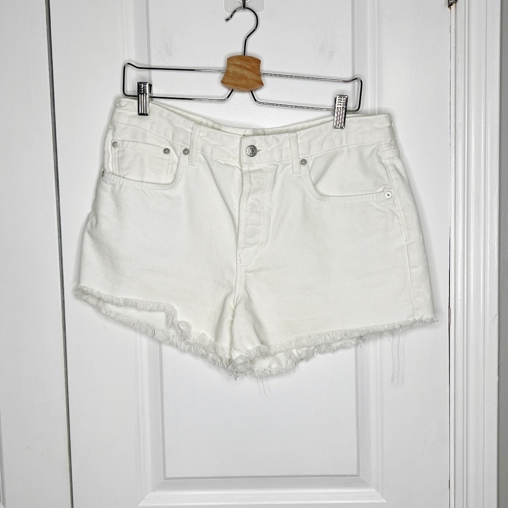 Free People We the Free White Denim Shorts Size 32 Raw hem